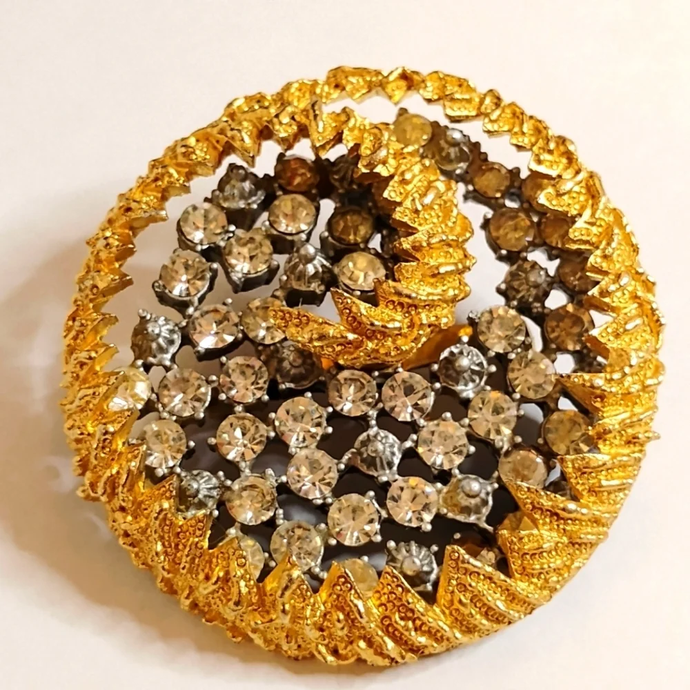 Vintage 10kt Gold‎ Plated Crystal Brooch